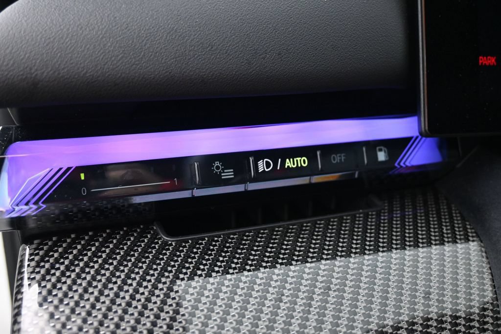 Used 2025 BMW M5 w/ Carbon Package AWD/4WD image 23