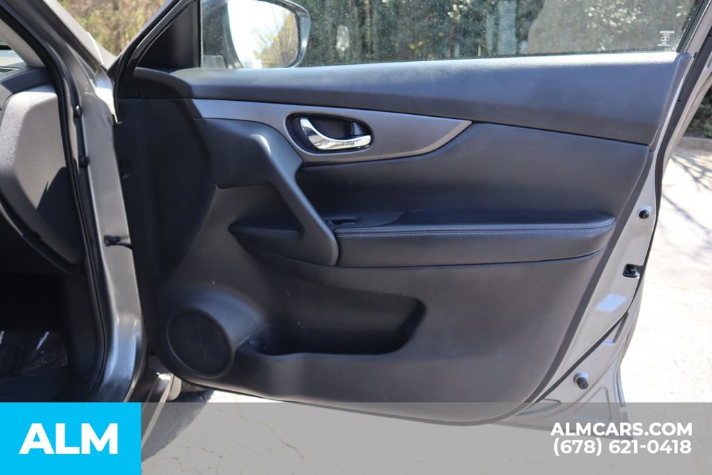 Used 2016 Nissan Rogue S w/ Appearance Package image 27