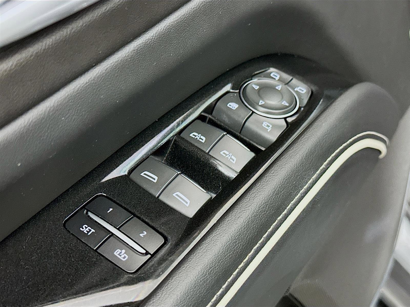 Used 2023 Cadillac Escalade ESV Premium Luxury image 21