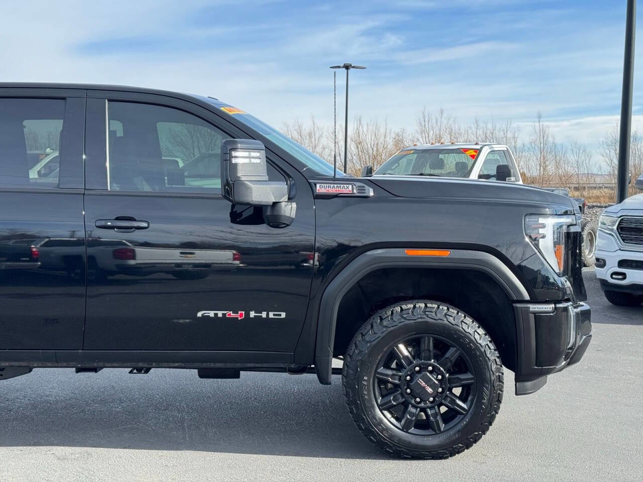 Used 2024 GMC Sierra 2500 AT4 AWD/4WD image 4