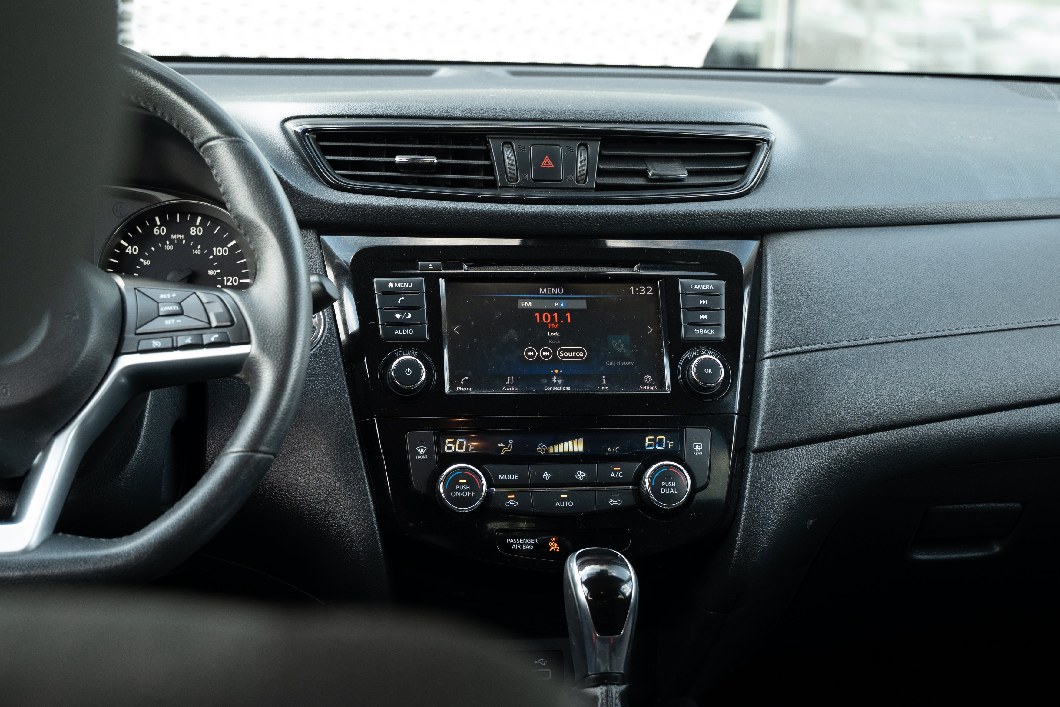 Used 2019 Nissan Rogue SV AWD/4WD image 10