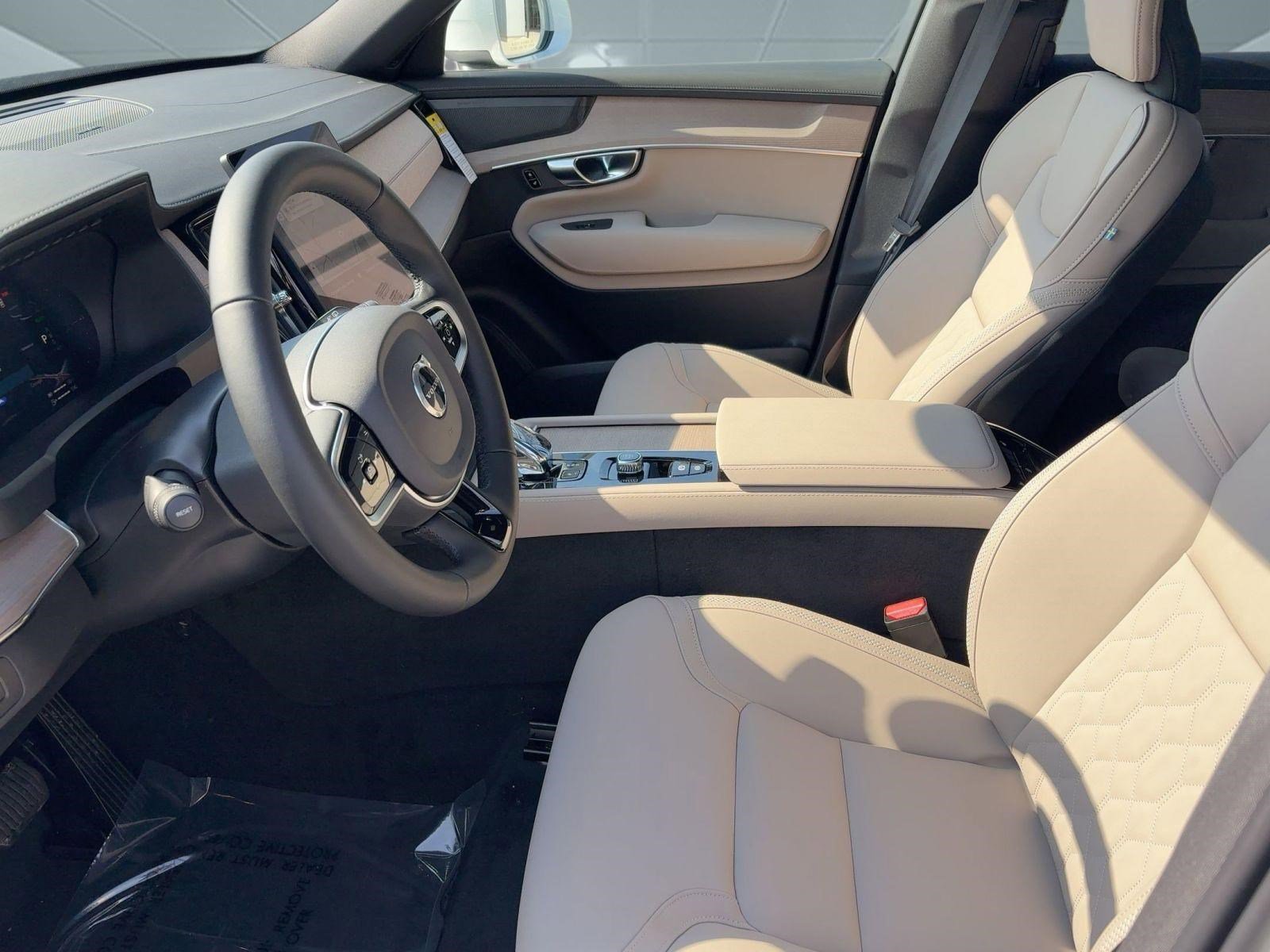 New 2026 Volvo XC90 T8 Plus w/ Protection Package Premier image 5