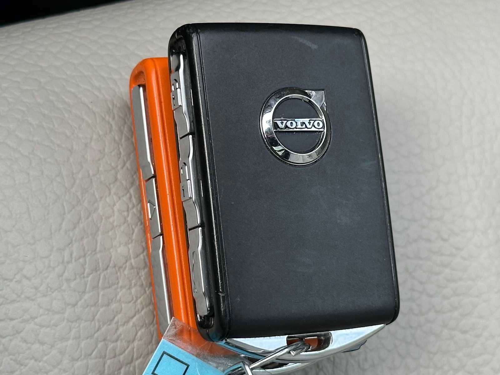 Certified 2024 Volvo XC60 T8 Plus w/ Protection Package Premier image 33