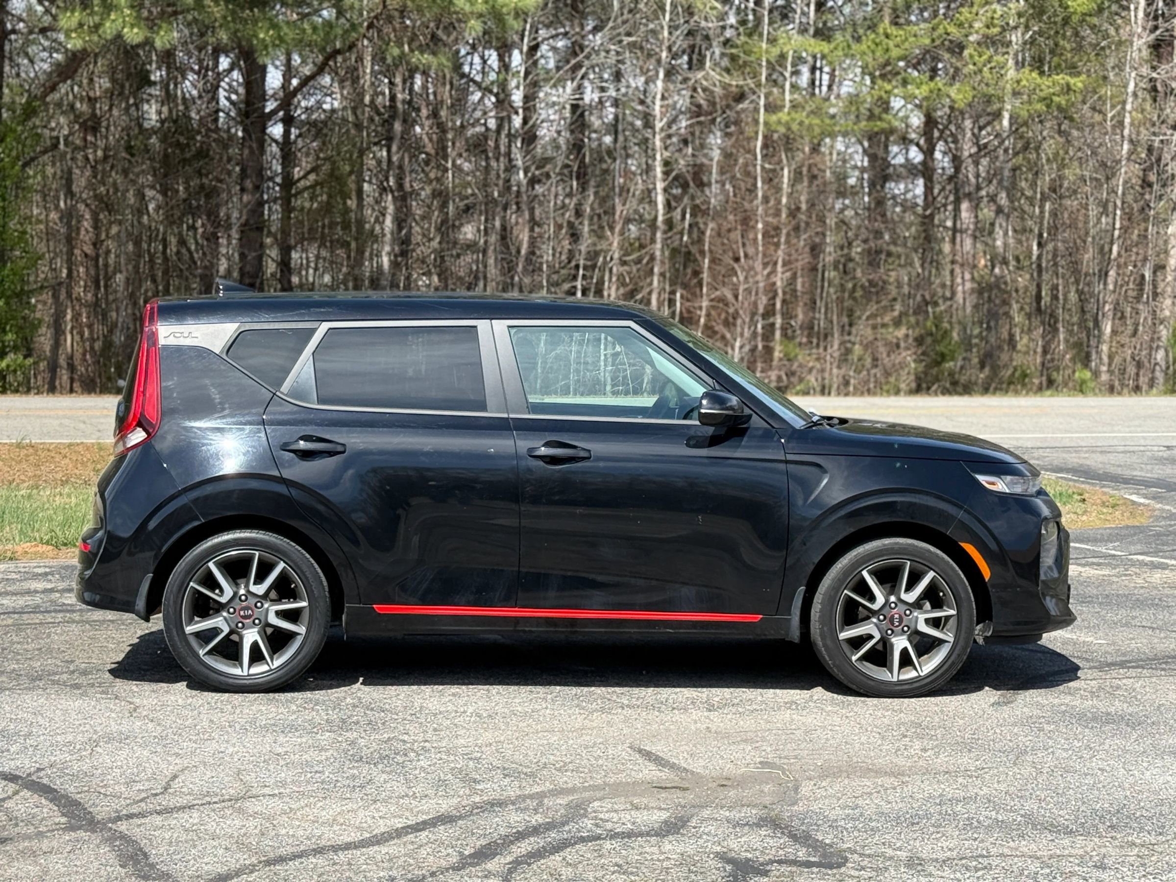 Used 2021 Kia Soul GT-Line FWD image 2