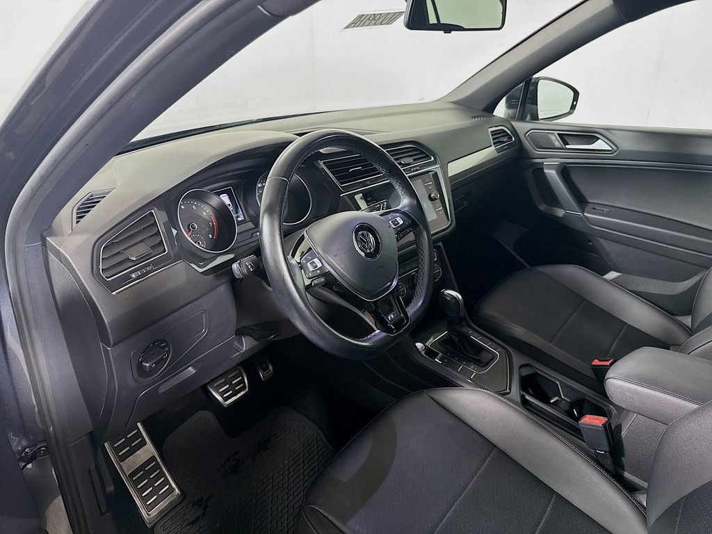 Used 2020 Volkswagen Tiguan SE R-Line image 6