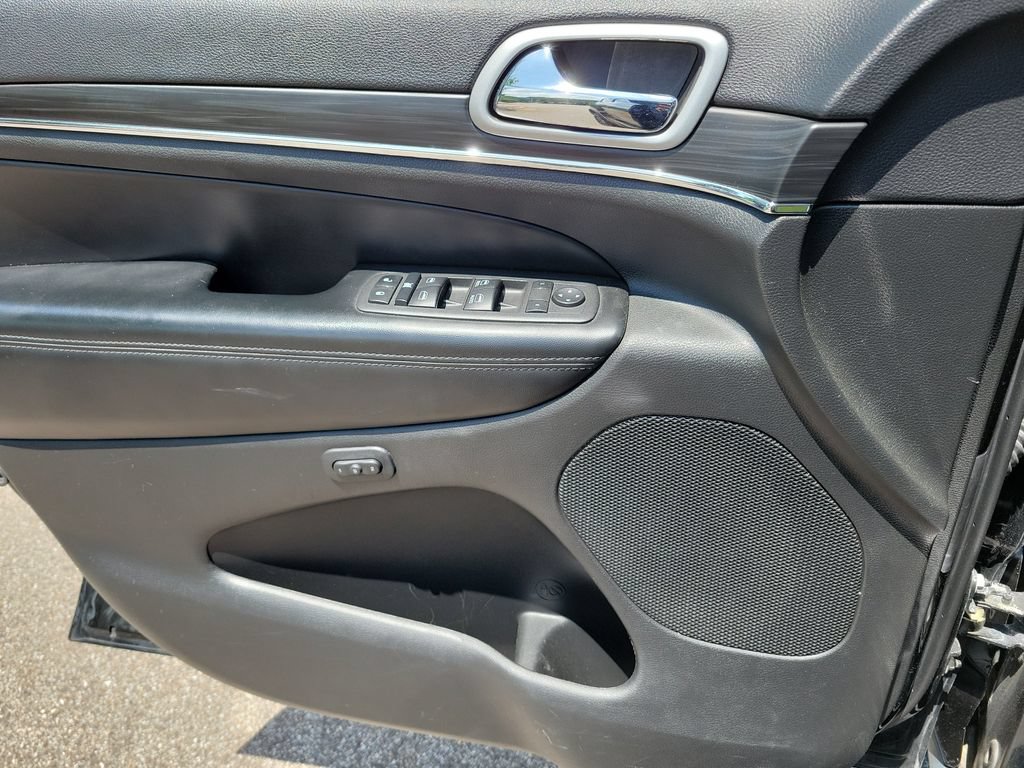 Used 2022 Jeep Grand Cherokee Limited AWD/4WD image 23