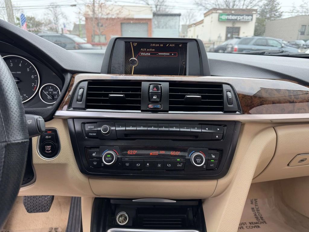 Used 2014 BMW 320i xDrive Sedan AWD/4WD image 29