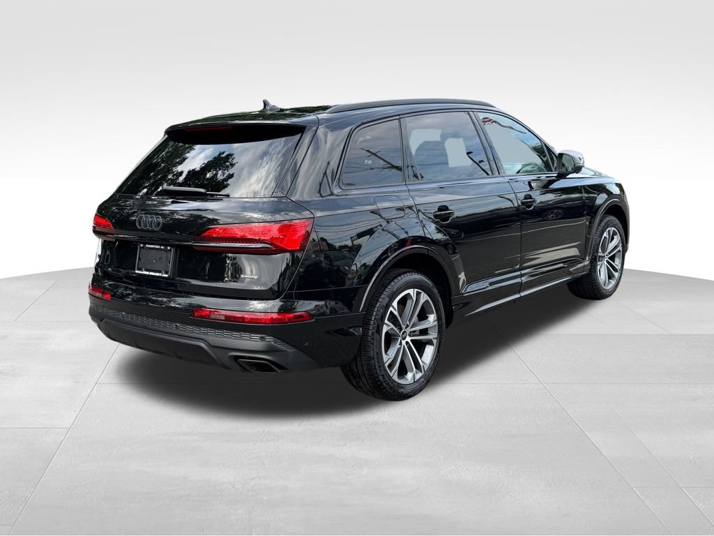 Used 2025 Audi Q7 2.0T Premium w/ Convenience Plus Package AWD/4WD image 8