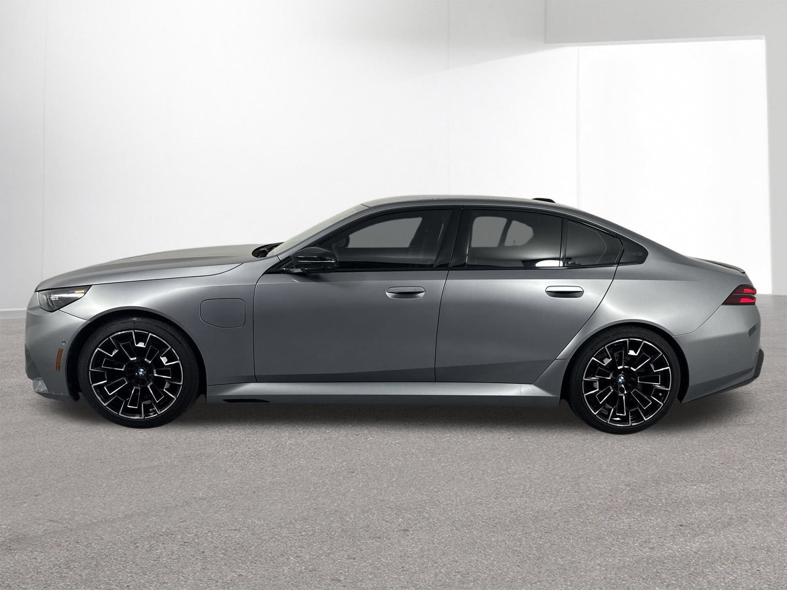 Used 2026 BMW M5 w/ Executive Package AWD/4WD image 30