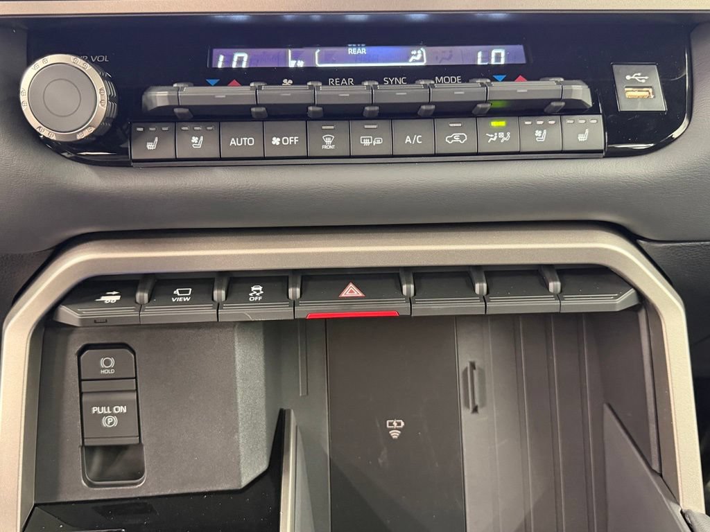 Certified 2026 Toyota Sequoia Platinum AWD/4WD image 37