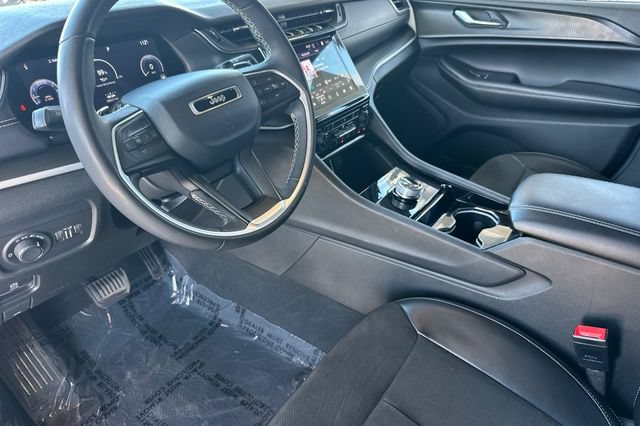 Certified 2023 Jeep Grand Cherokee L Laredo AWD/4WD image 2