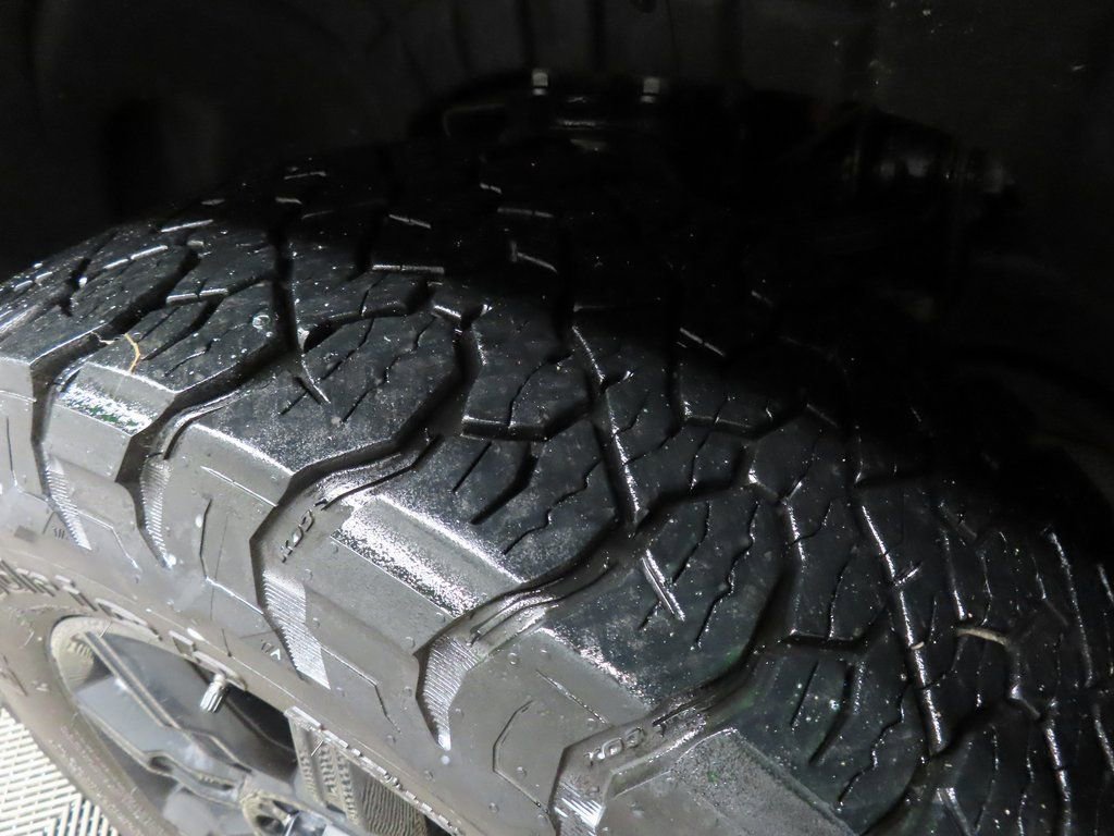 Used 2025 GMC Sierra 3500 AT4 w/ AT4 Premium Plus Package image 7