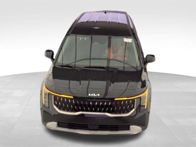 Used 2025 Kia Carnival FWD image 5