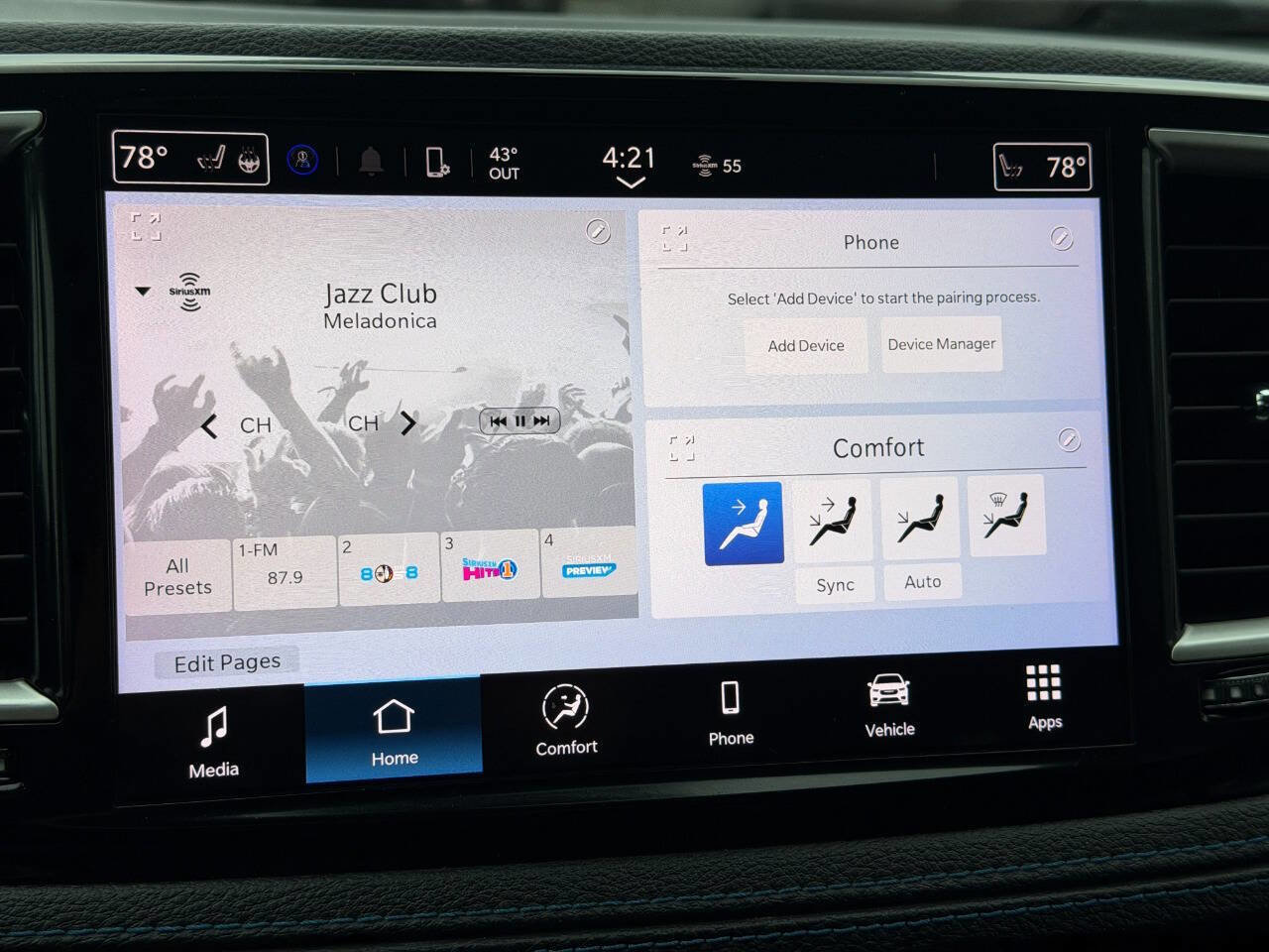 Used 2021 Chrysler Pacifica Touring w/ Cold Weather Group image 40