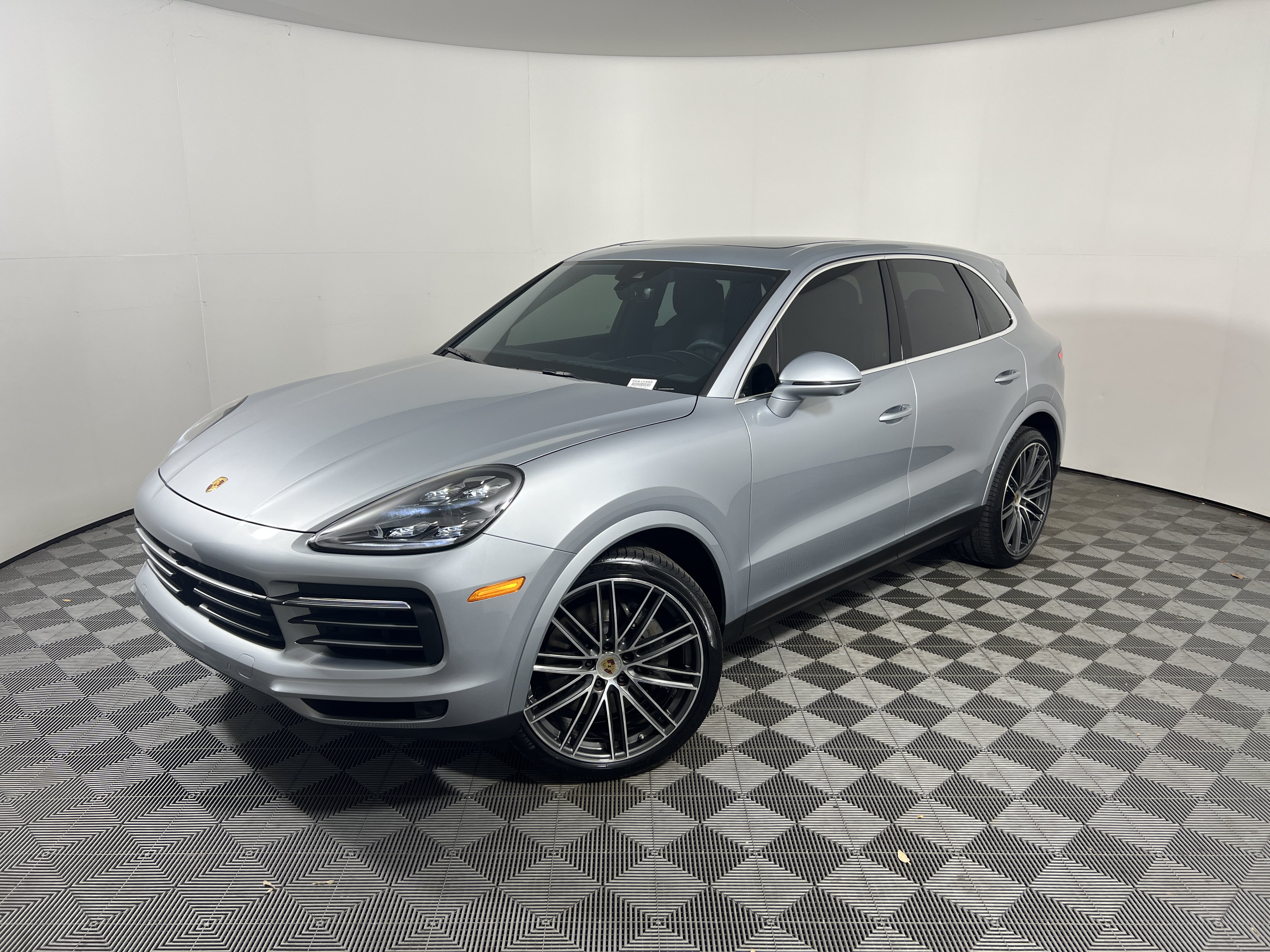 Certified 2023 Porsche Cayenne S AWD/4WD image 1
