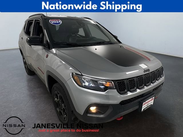 Used 2024 Jeep Compass Trailhawk image 1