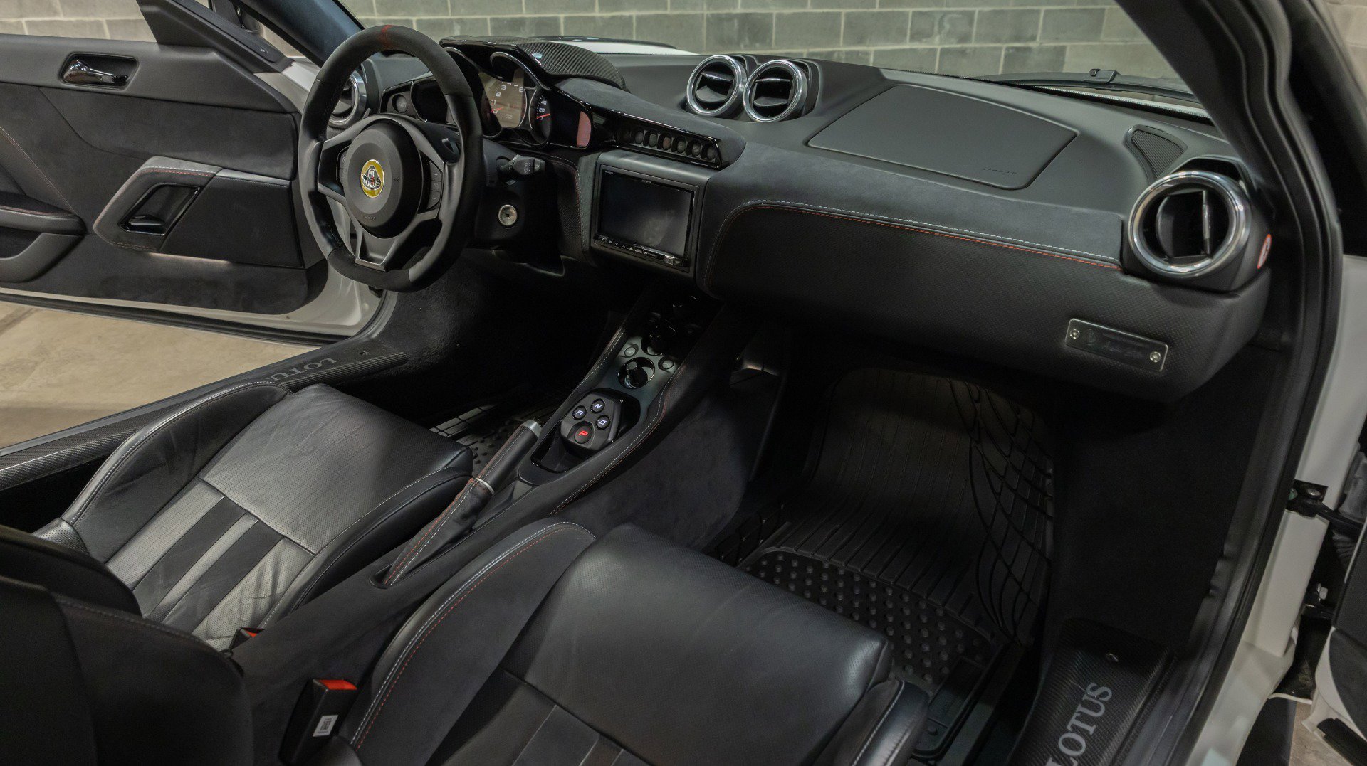 Used 2021 Lotus Evora RWD image 45