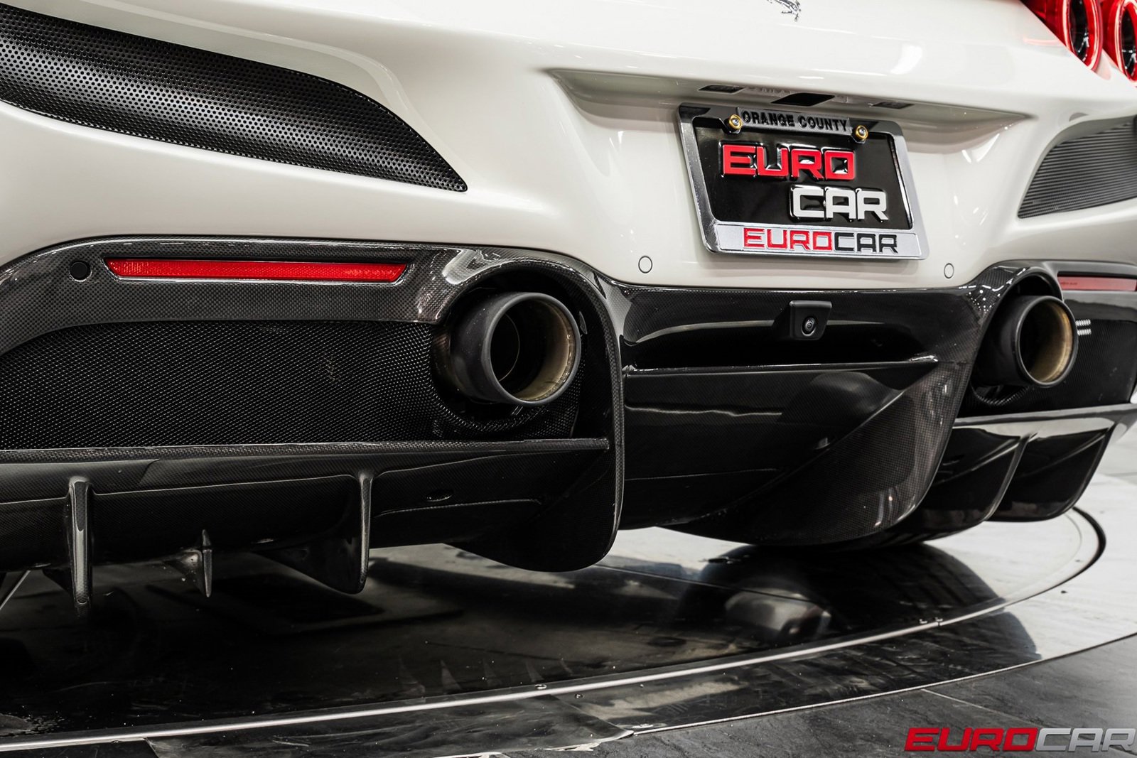 Used 2021 Ferrari F8 Tributo image 25