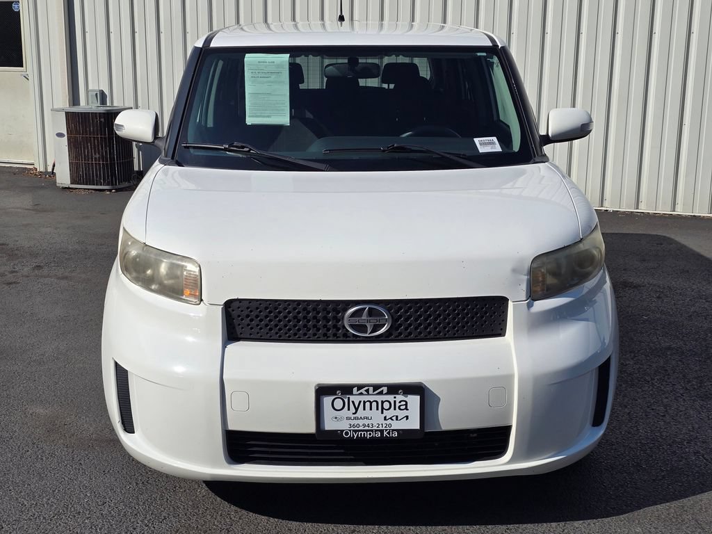 Used 2010 Scion xB FWD image 2