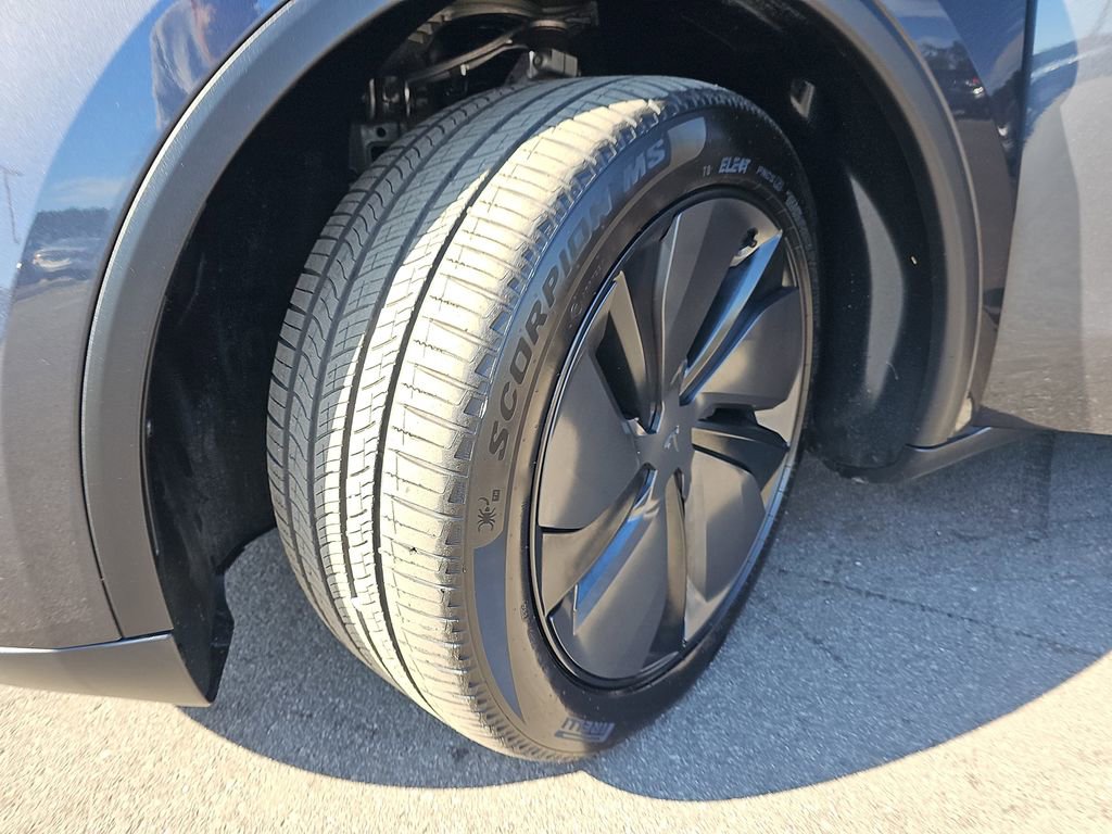 Used 2026 Tesla Model Y 2WD image 36