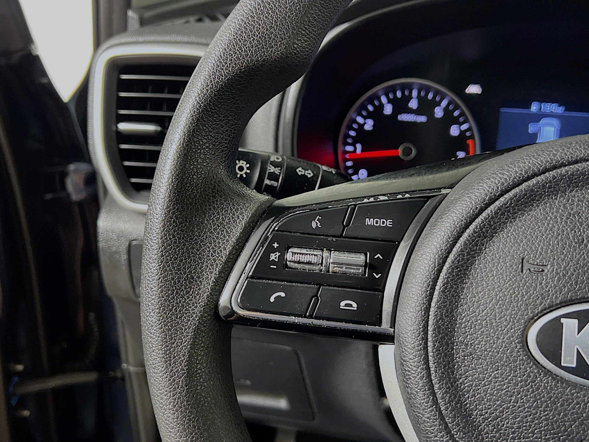 Used 2022 Kia Sportage LX image 19