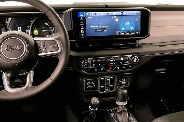 Used 2025 Jeep Wrangler Unlimited Sahara w/ Safety Group image 7