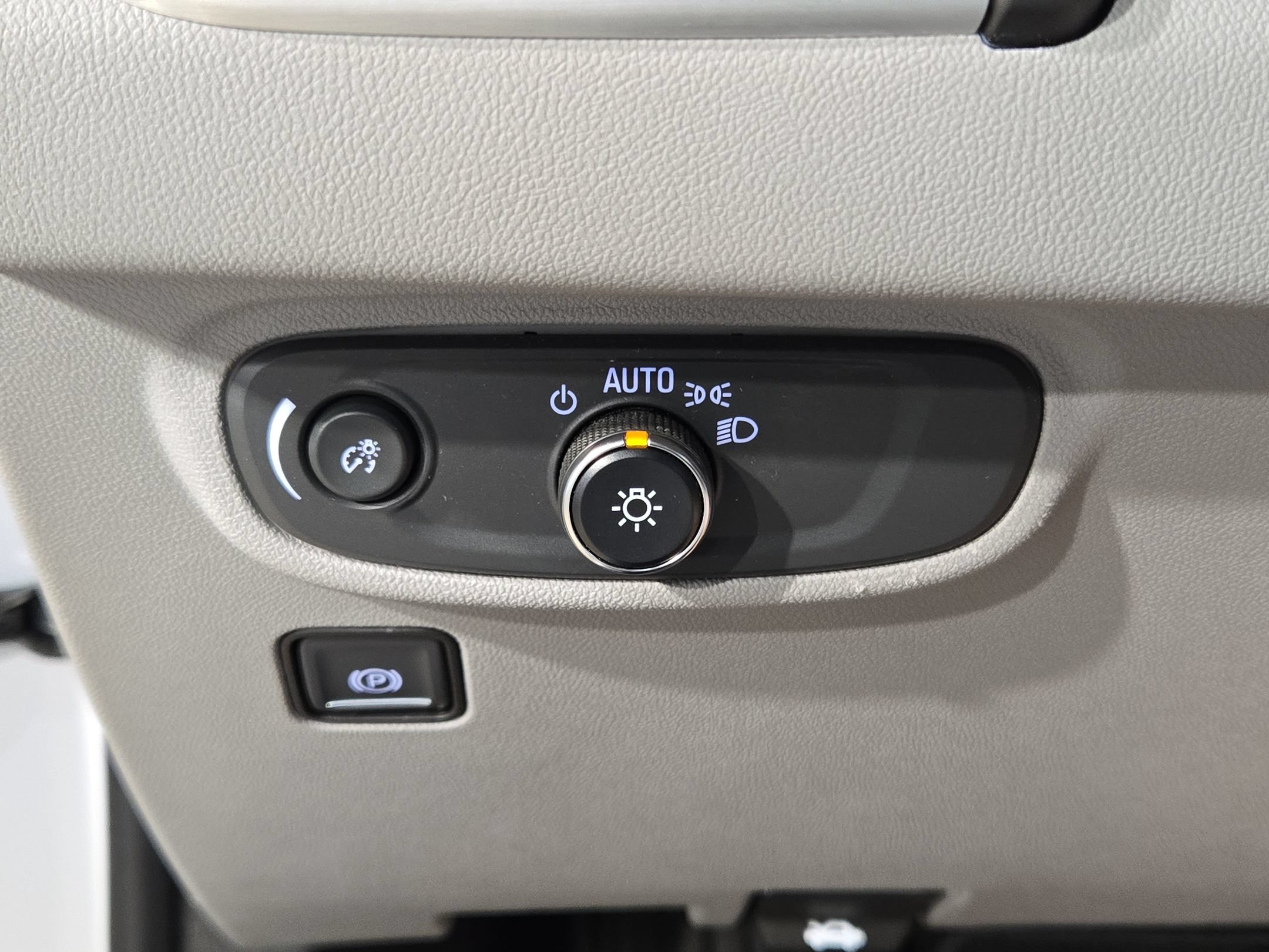 Used 2022 GMC Terrain SLE w/ Driver Convenience Package FWD image 25