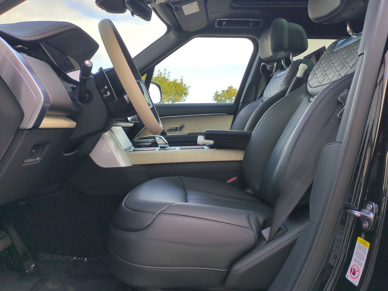 New 2025 Land Rover Range Rover SV AWD/4WD image 20