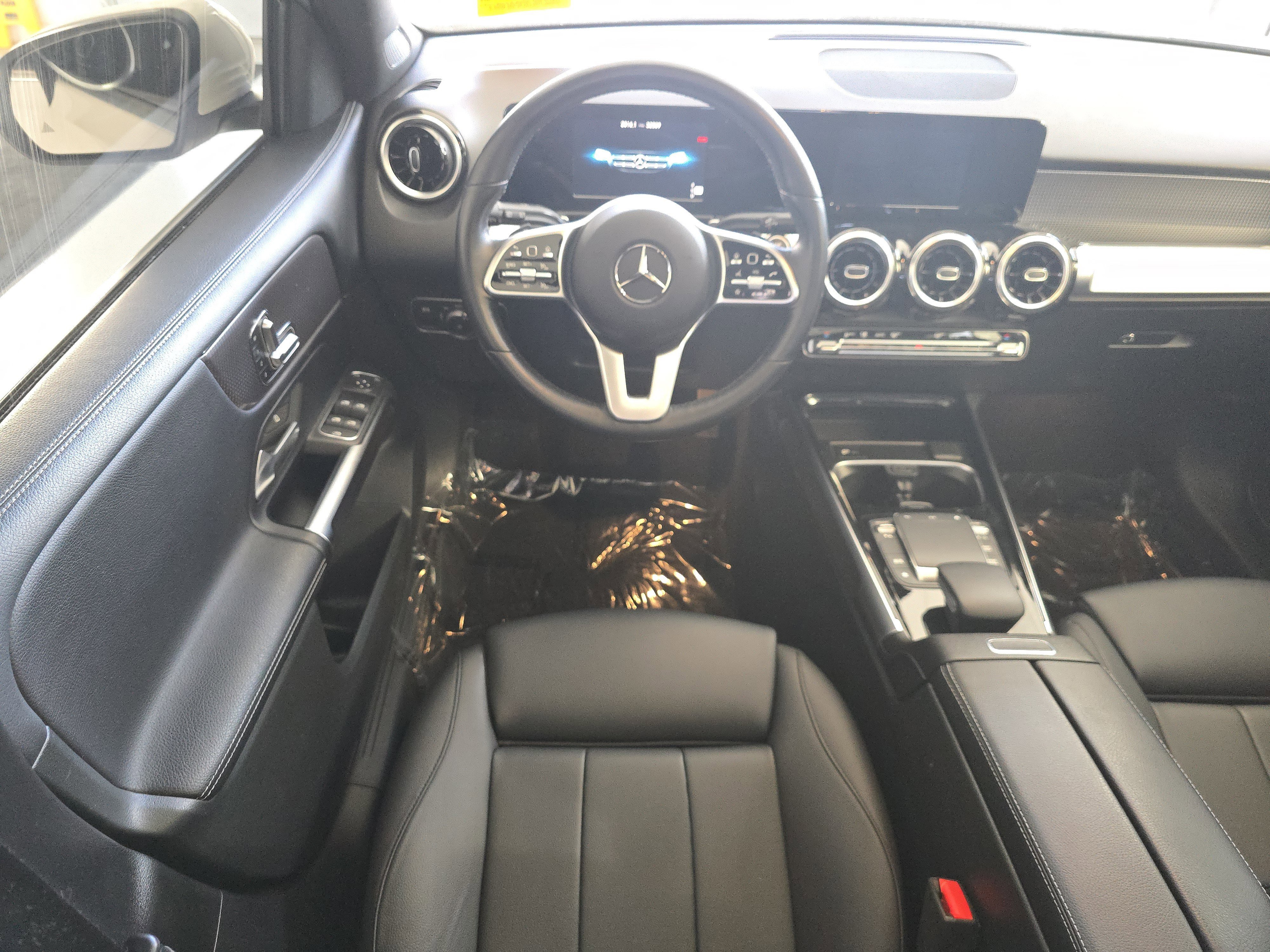 Used 2023 Mercedes-Benz GLB 250 4MATIC image 17