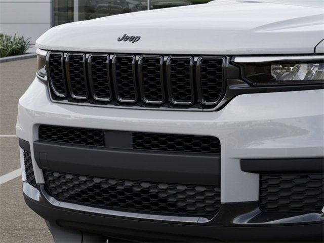 New 2025 Jeep Grand Cherokee L Altitude image 11