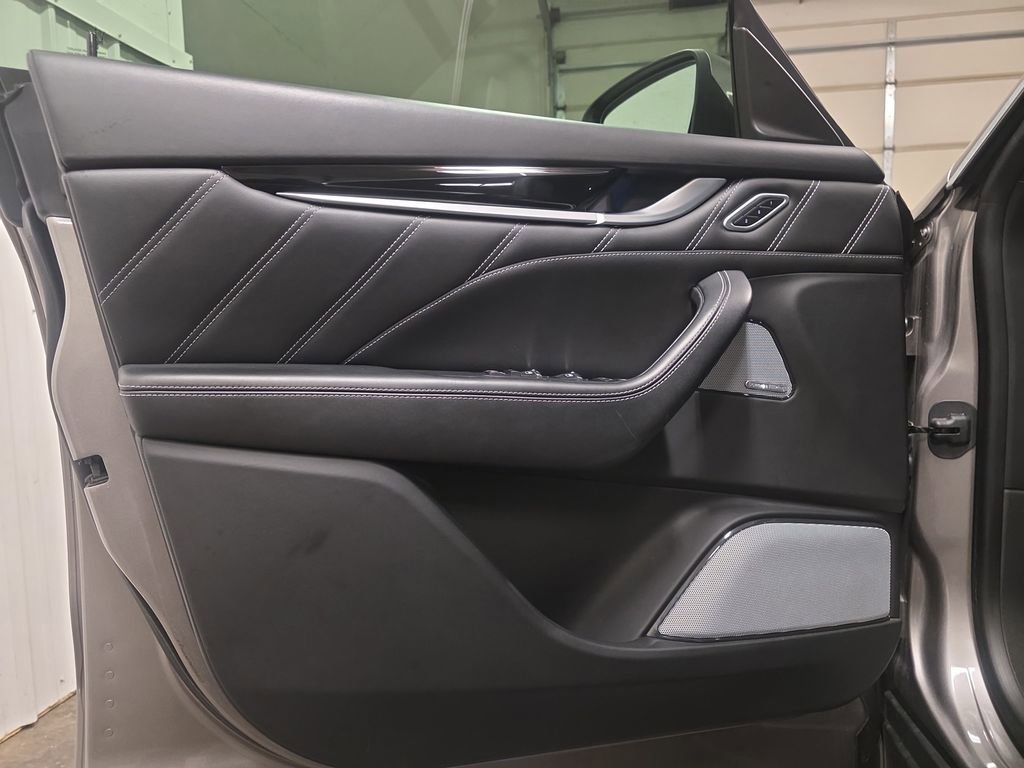 Used 2019 Maserati Levante GTS AWD/4WD image 34