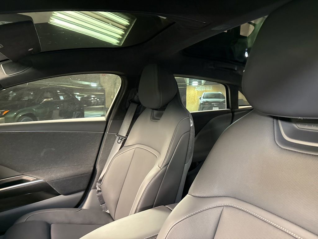 Used 2025 Lucid Air Grand Touring image 12