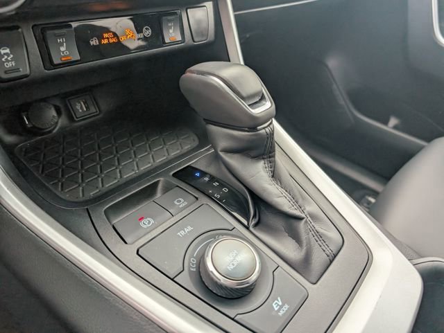 Used 2025 Toyota RAV4 XSE image 22