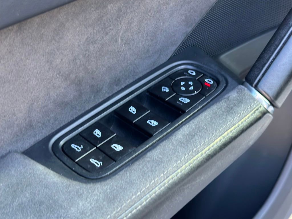 Used 2022 Porsche Cayenne GTS image 19