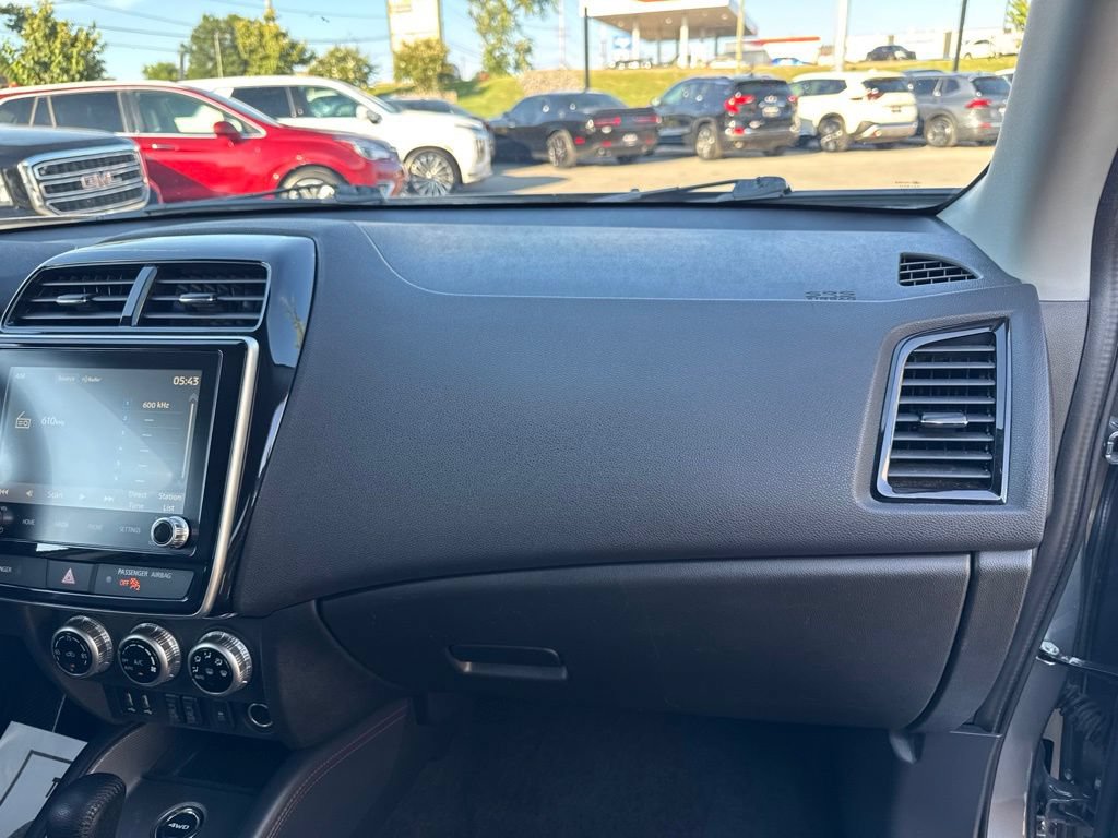 Used 2024 Mitsubishi Outlander Sport SE AWD/4WD image 15