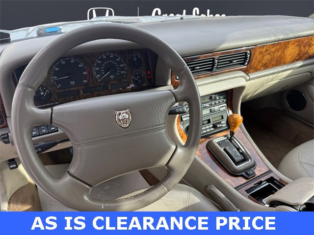 Used 1997 Jaguar XJ6 image 10