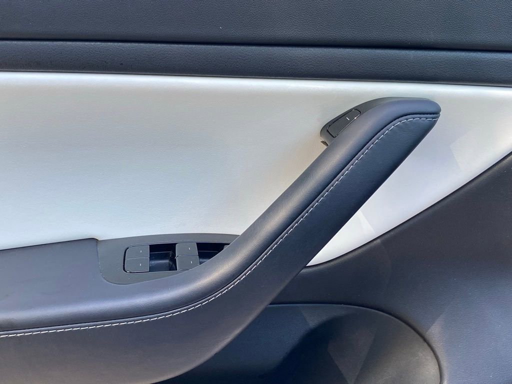 Used 2018 Tesla Model 3 Mid Range image 31