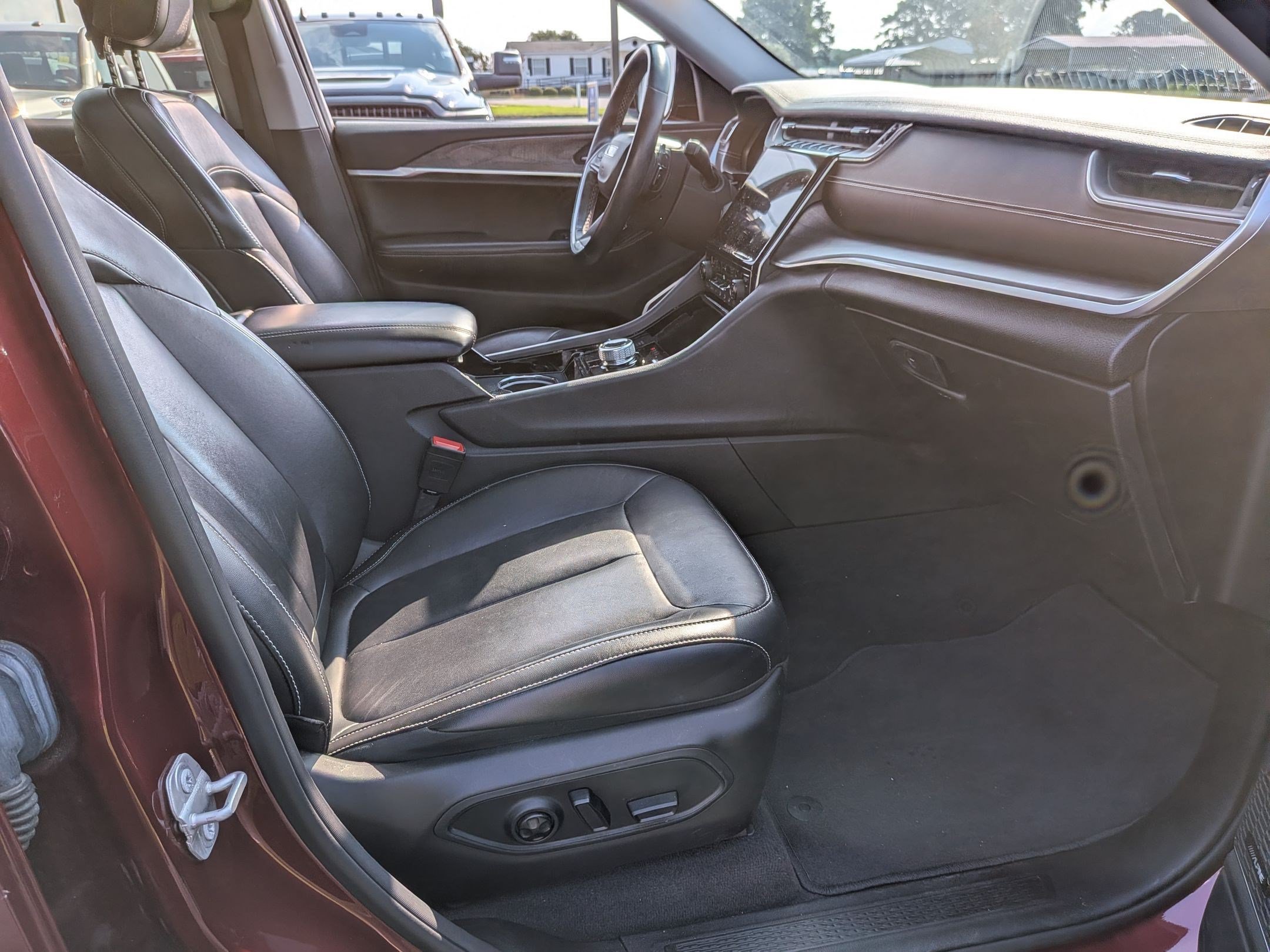Used 2021 Jeep Grand Cherokee L Limited AWD/4WD image 26