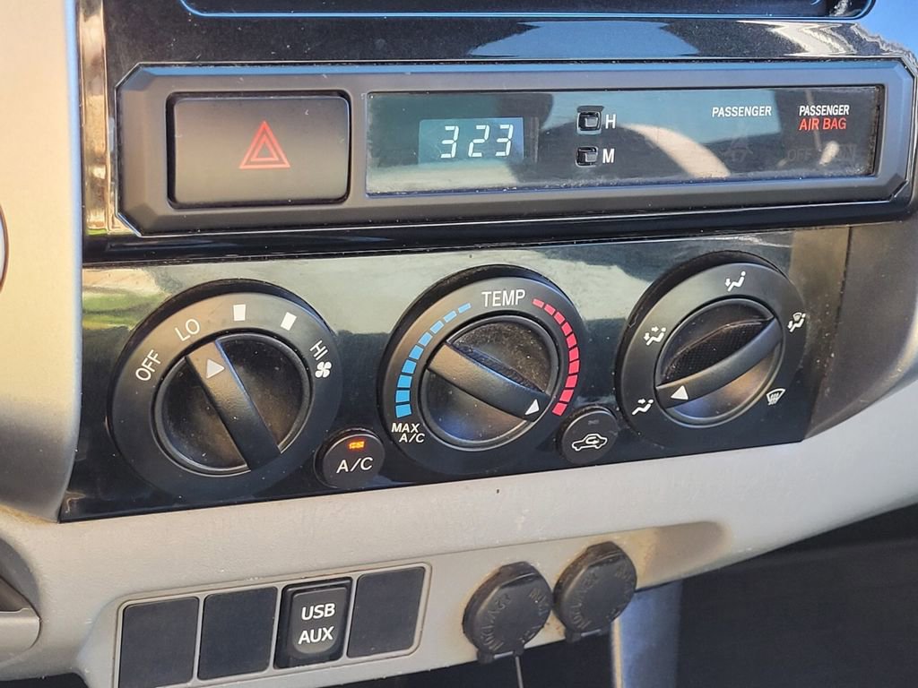 Used 2014 Toyota Tacoma 4x4 Double Cab w/ TRD Sport Package image 18