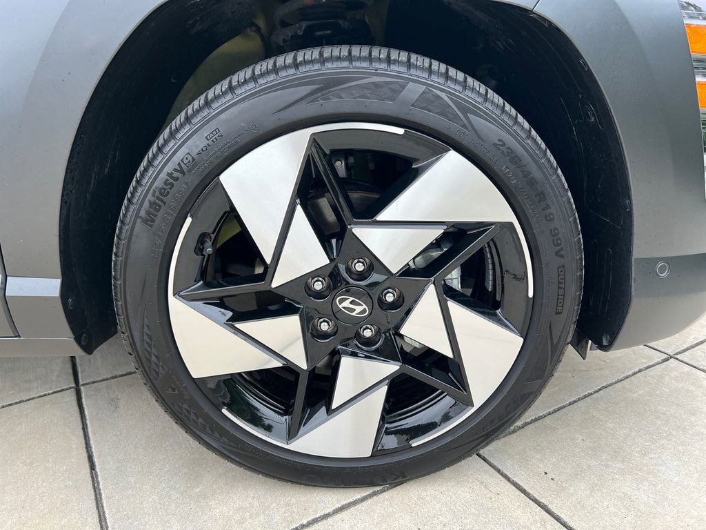 Certified 2024 Hyundai Kona Limited FWD image 5