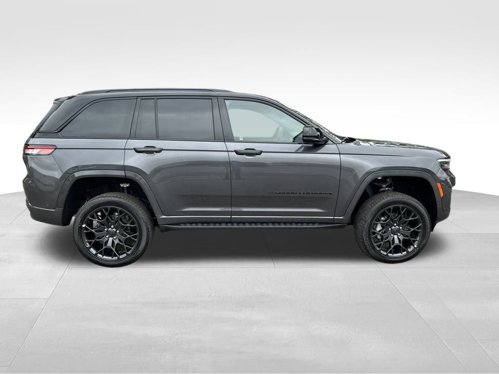 New 2025 Jeep Grand Cherokee Summit w/ Adv Protech Group IV image 8