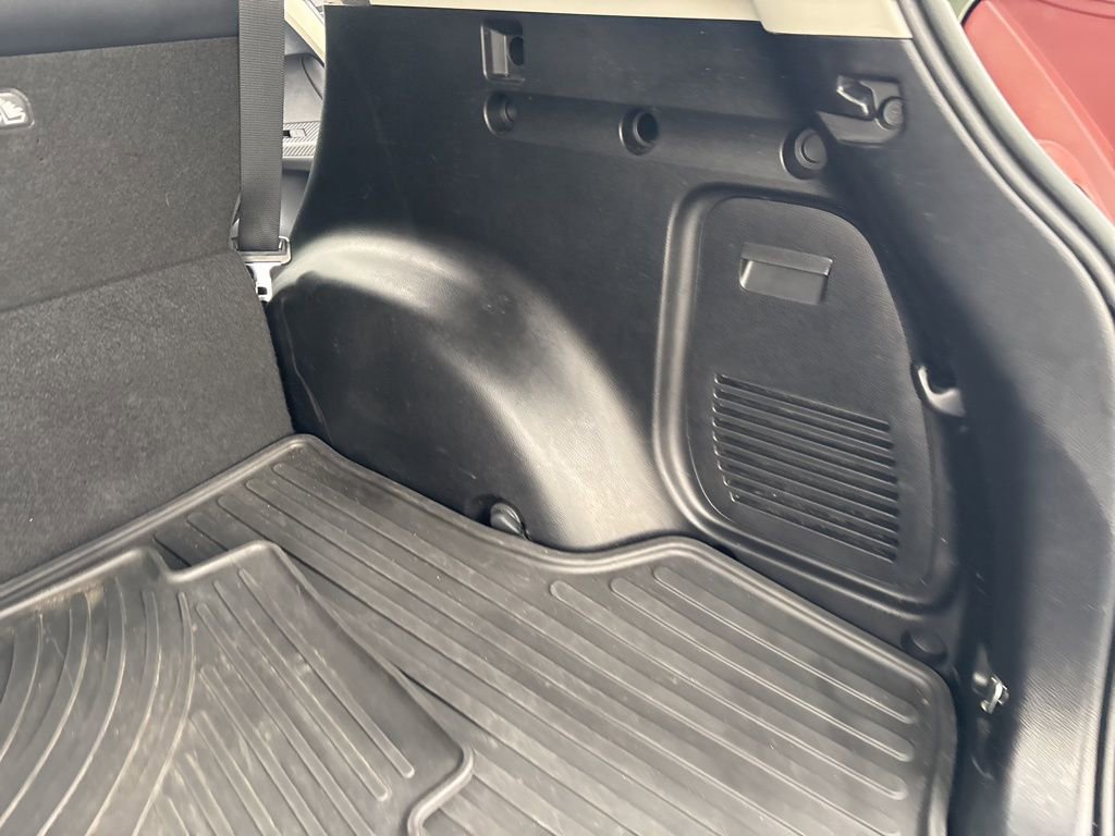 Used 2013 Toyota RAV4 Limited image 21