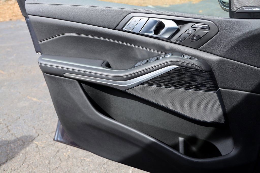 Used 2022 BMW X7 M50i w/ Cold Weather Package image 28