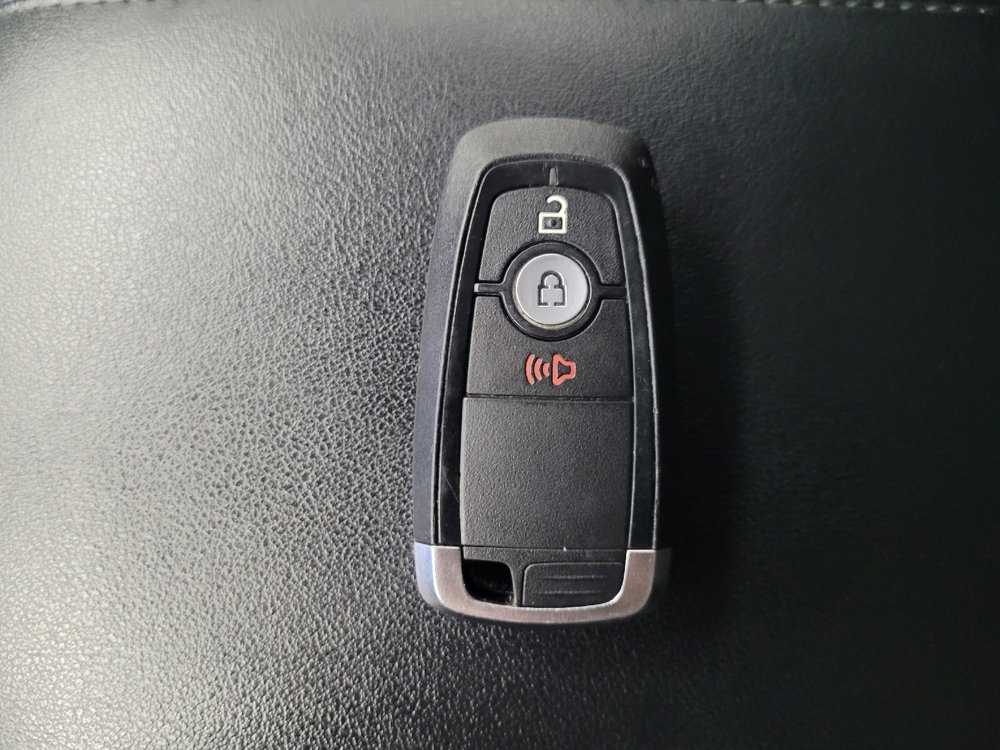 Used 2024 Ford Edge SEL image 32