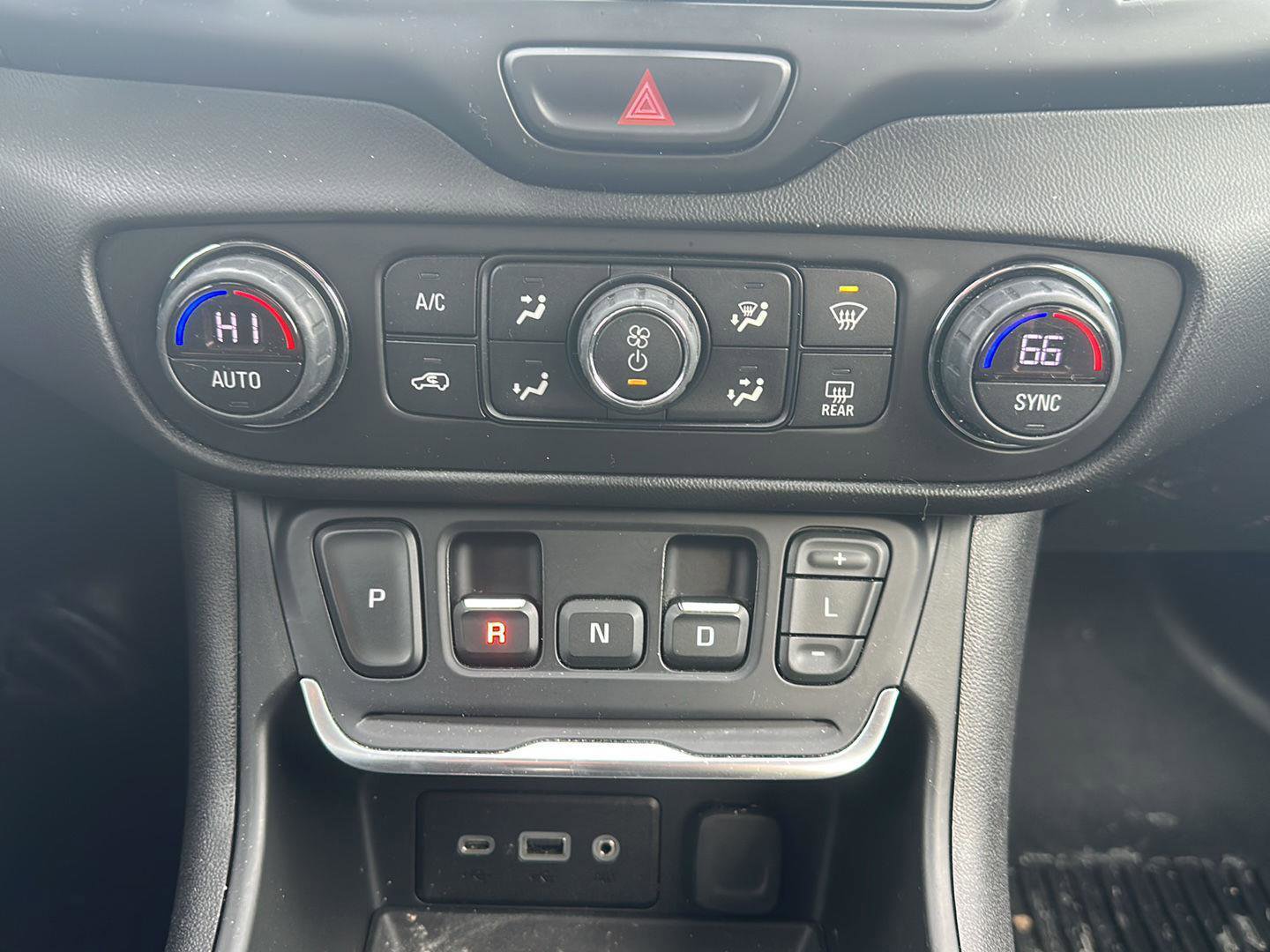 Used 2018 GMC Terrain SLE w/ Driver Convenience Package image 18