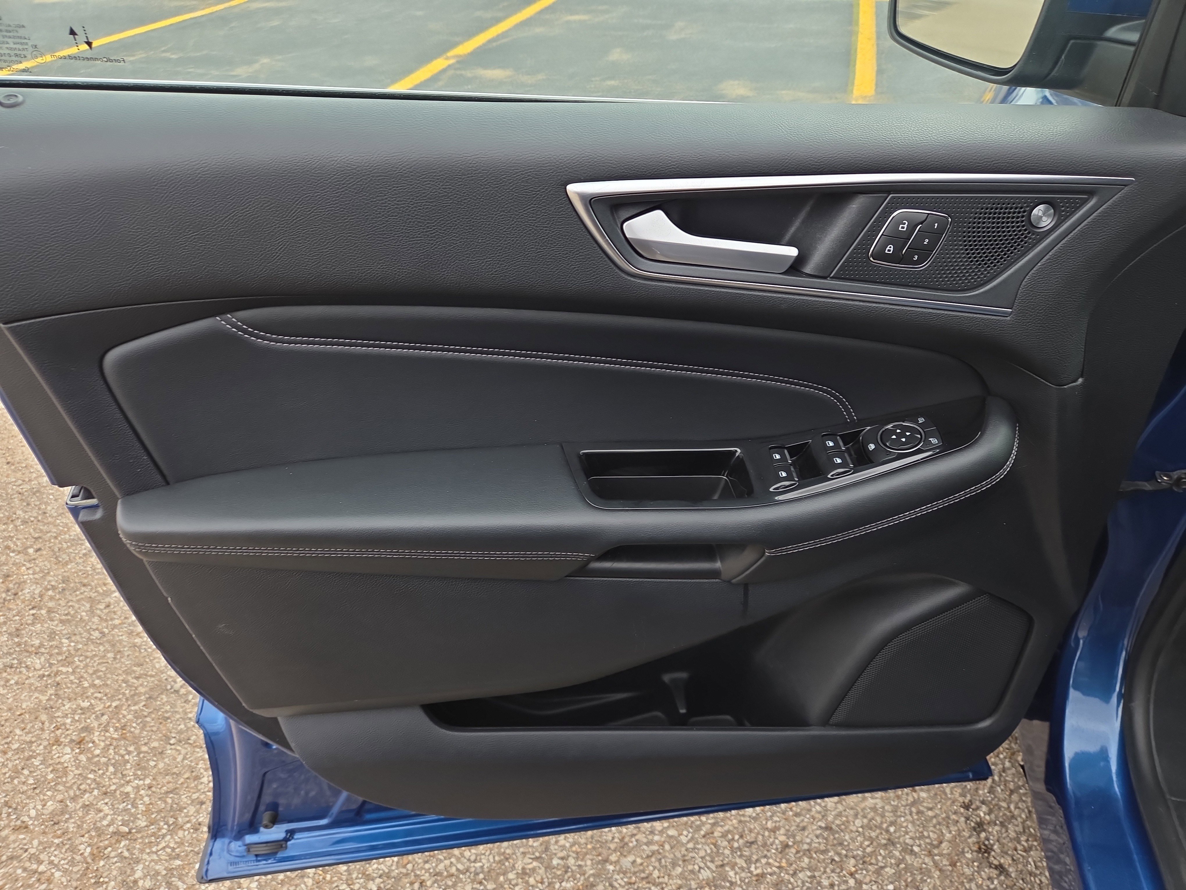 Used 2020 Ford Edge Titanium image 6