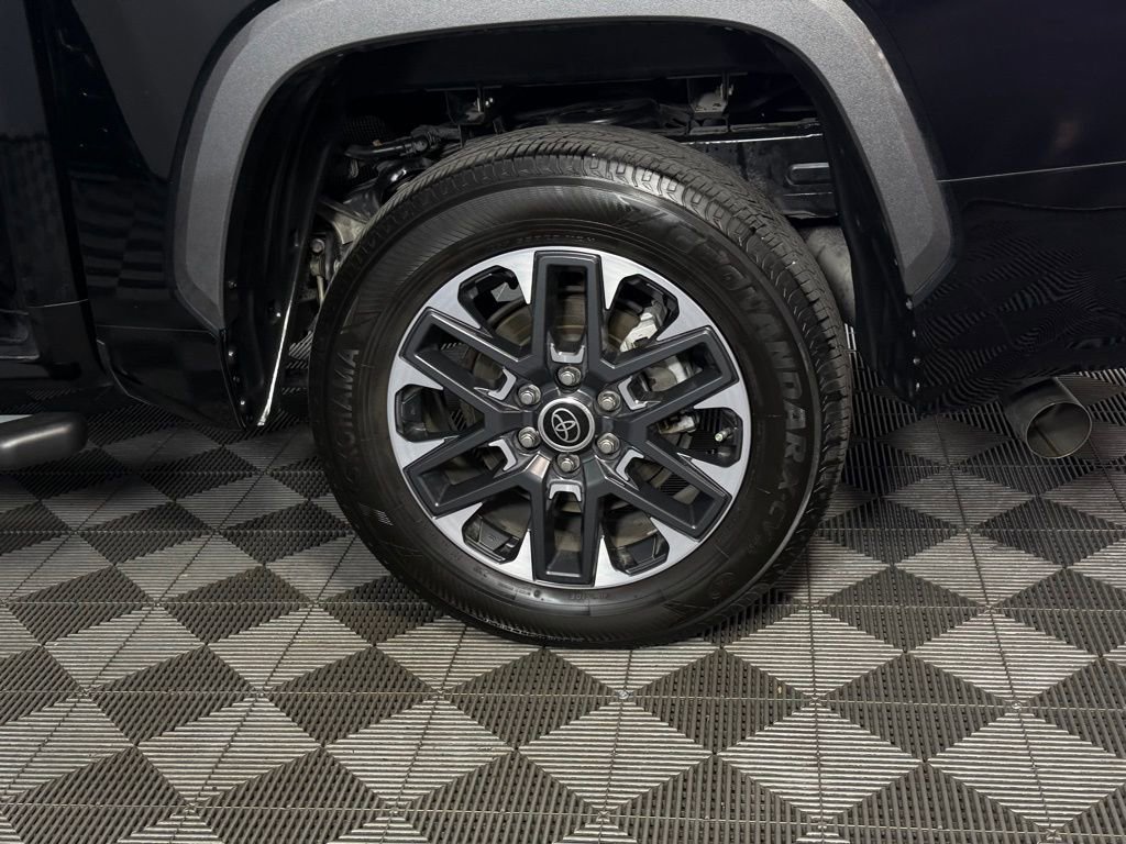 Used 2024 Toyota Tundra Limited AWD/4WD image 9
