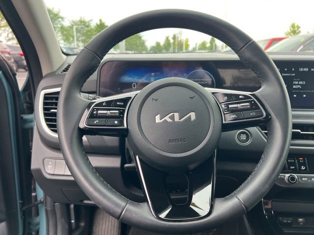 Certified 2025 Kia Seltos EX AWD/4WD image 13