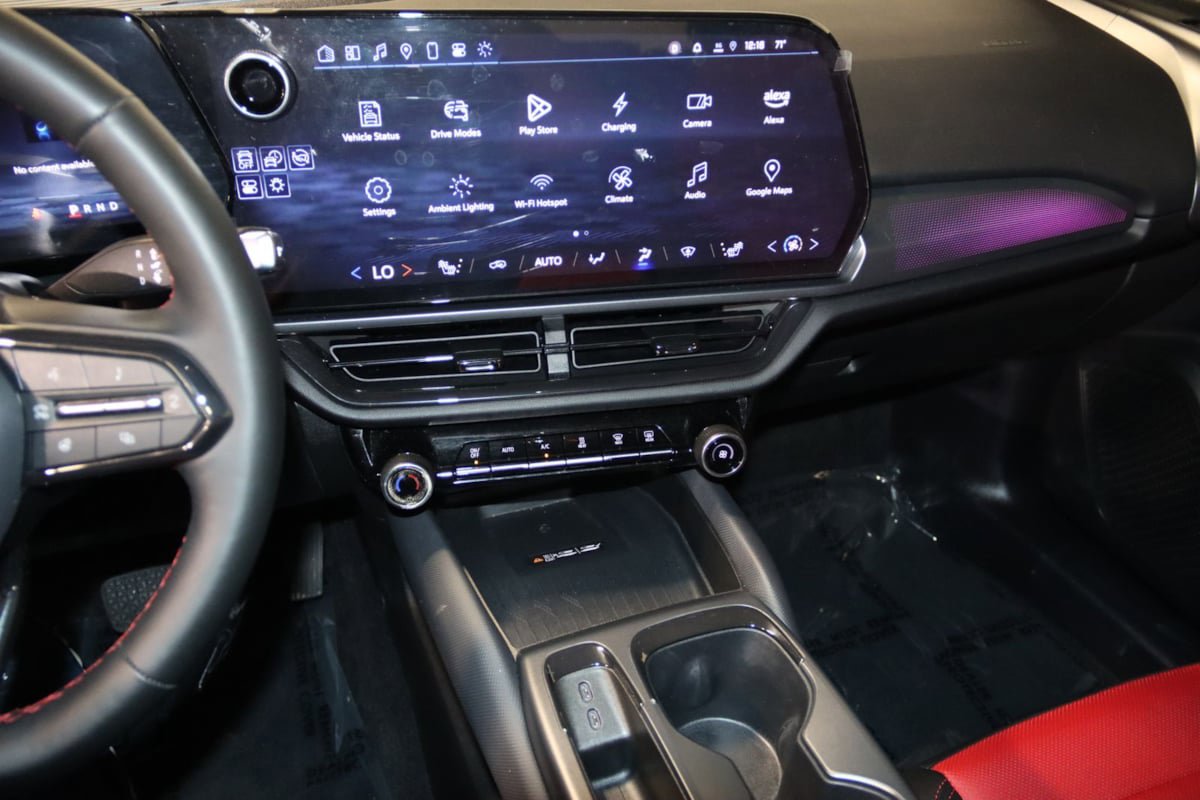 Used 2025 Chevrolet Equinox EV RS FWD image 50