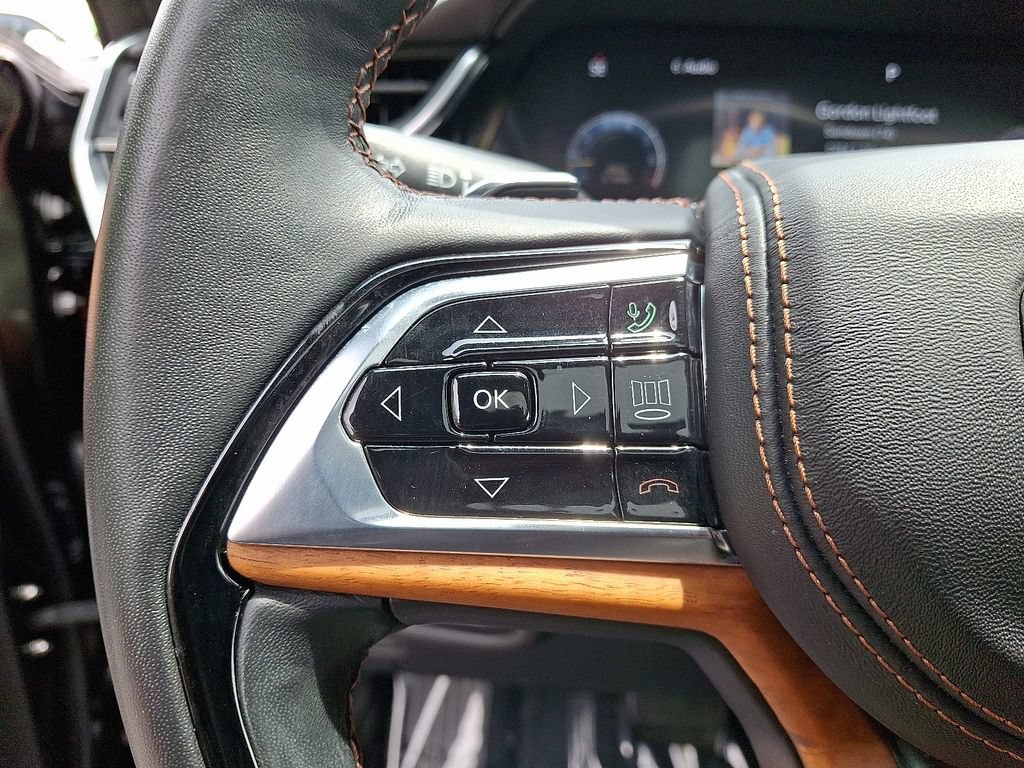 Used 2023 Jeep Grand Cherokee Summit AWD/4WD image 23